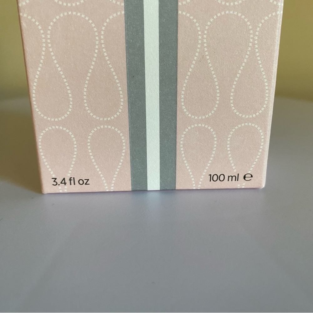 Nest New York Wellness Himalayan Salt & Rosewater Room & Linen Spray NIB - Picture 3 of 7